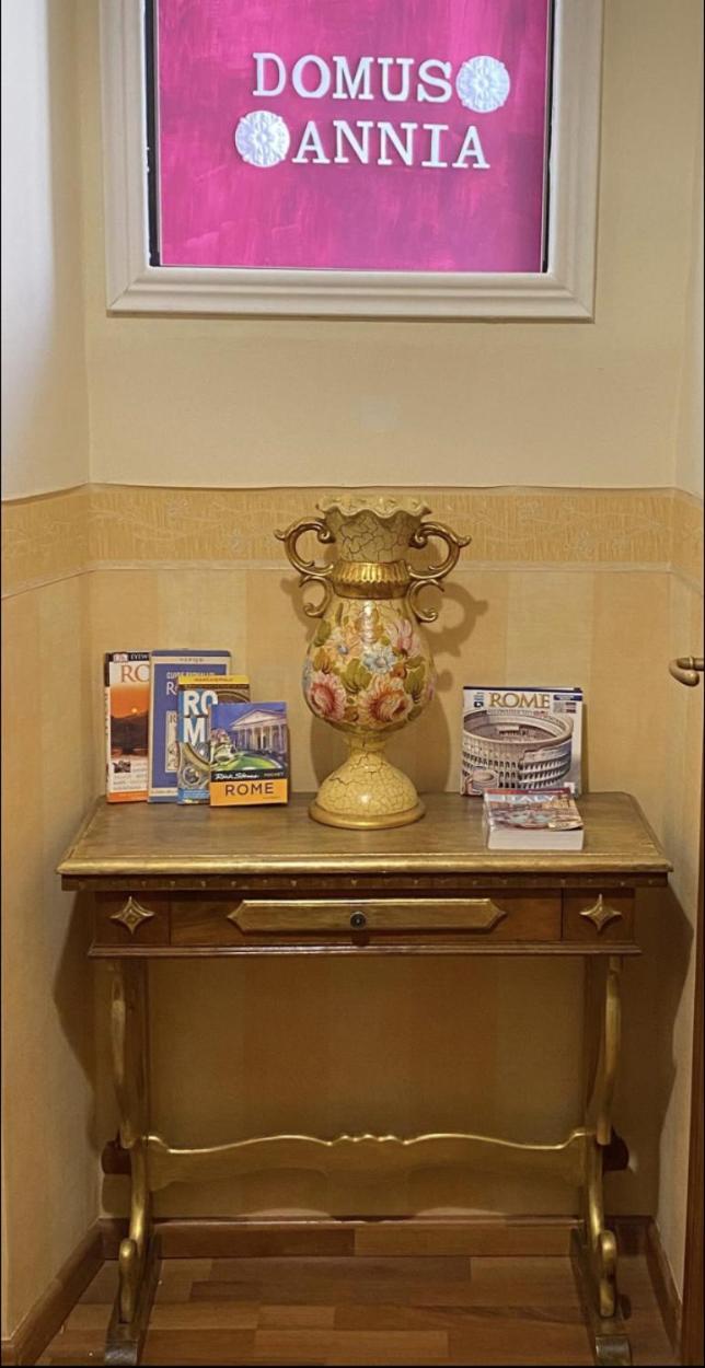 Apartamento Domus Annia Guest House, The Amazing Colosseum Roma
